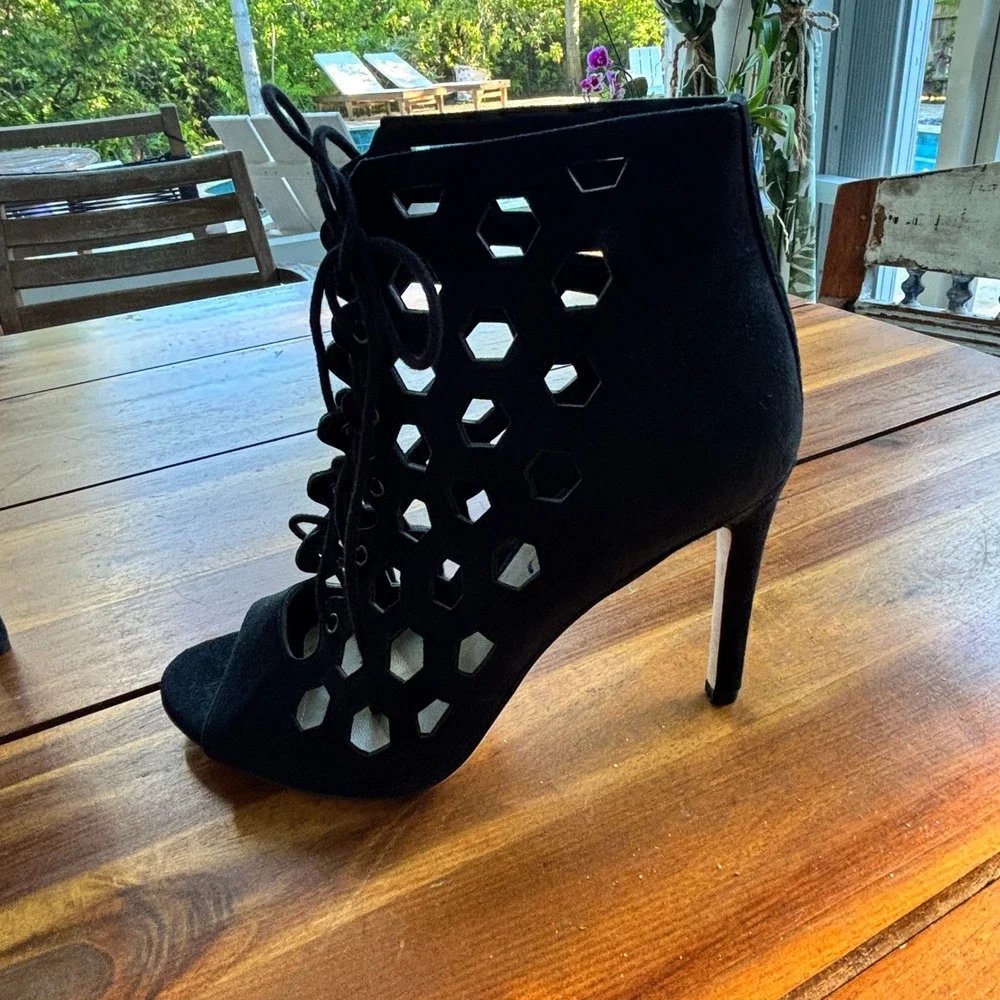 Via Spiga Eloise Black Suede‎ Cage Booties Lace-Up Heels 7.5